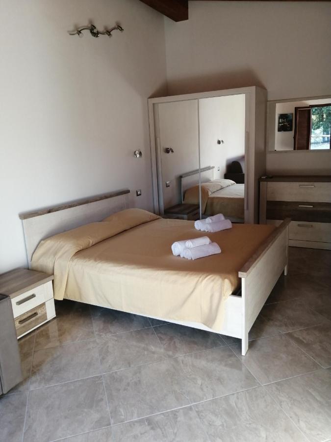 Il Frutteto Bed & Breakfast Torre delle Stelle Exterior photo